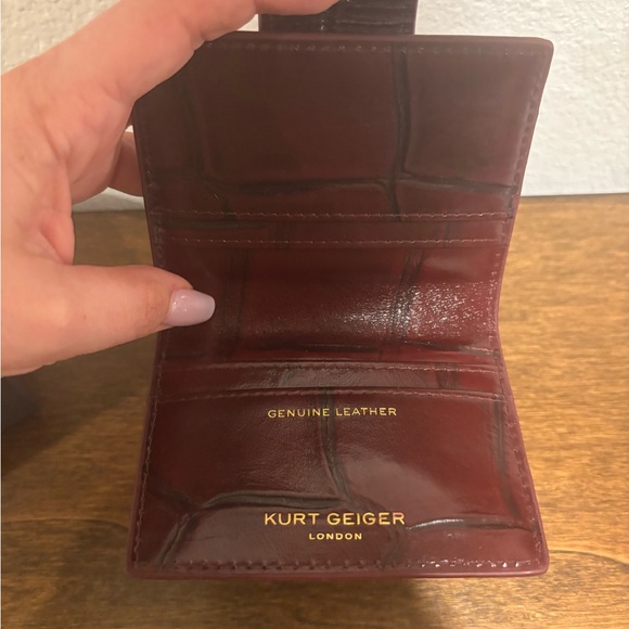 Kurt Geiger Wine Card Holder/Wallet with Gold Emblem - Picture 4 of 9